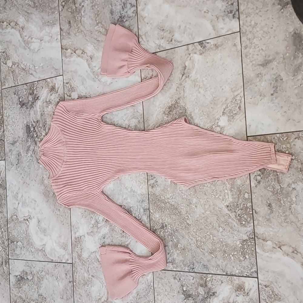 FREE PEOPLE BLUSH COLOR NWOT SOFT KNIT BELL SLEEVE BODYSUIT  SIZE SMALL